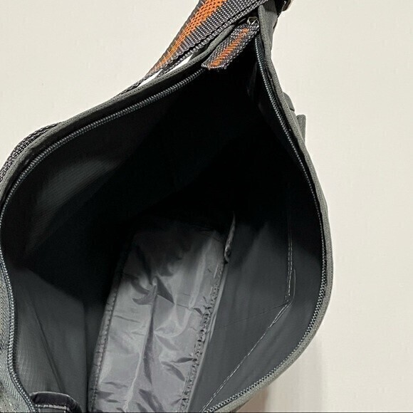 NWT Curve Calogne Fragrance Urban Shoulder Travel Hipster Messenger Bag Rare‎ - Picture 5 of 6